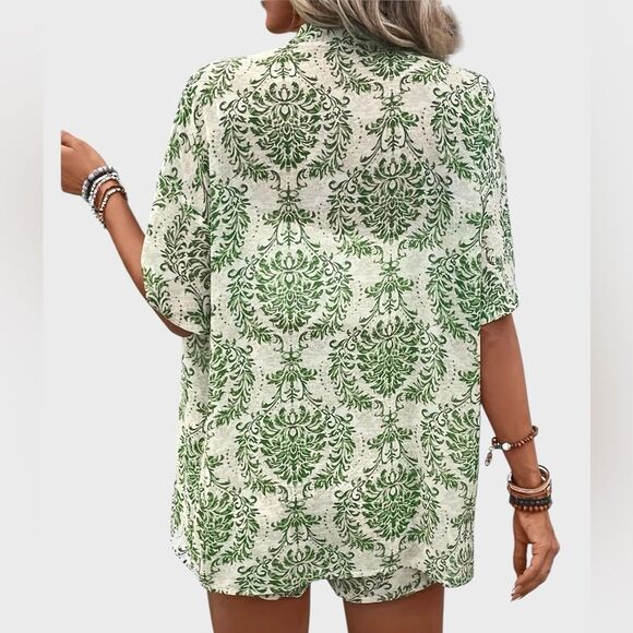 2-Piece Lightweight Shorts Set - Picture 2 of 5